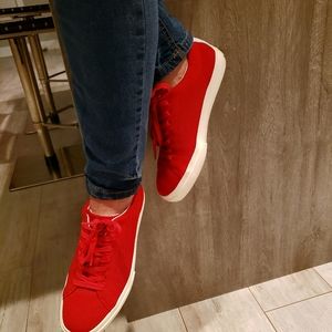 NEW! VINCE RED unisex Farrell sneaker bag+box